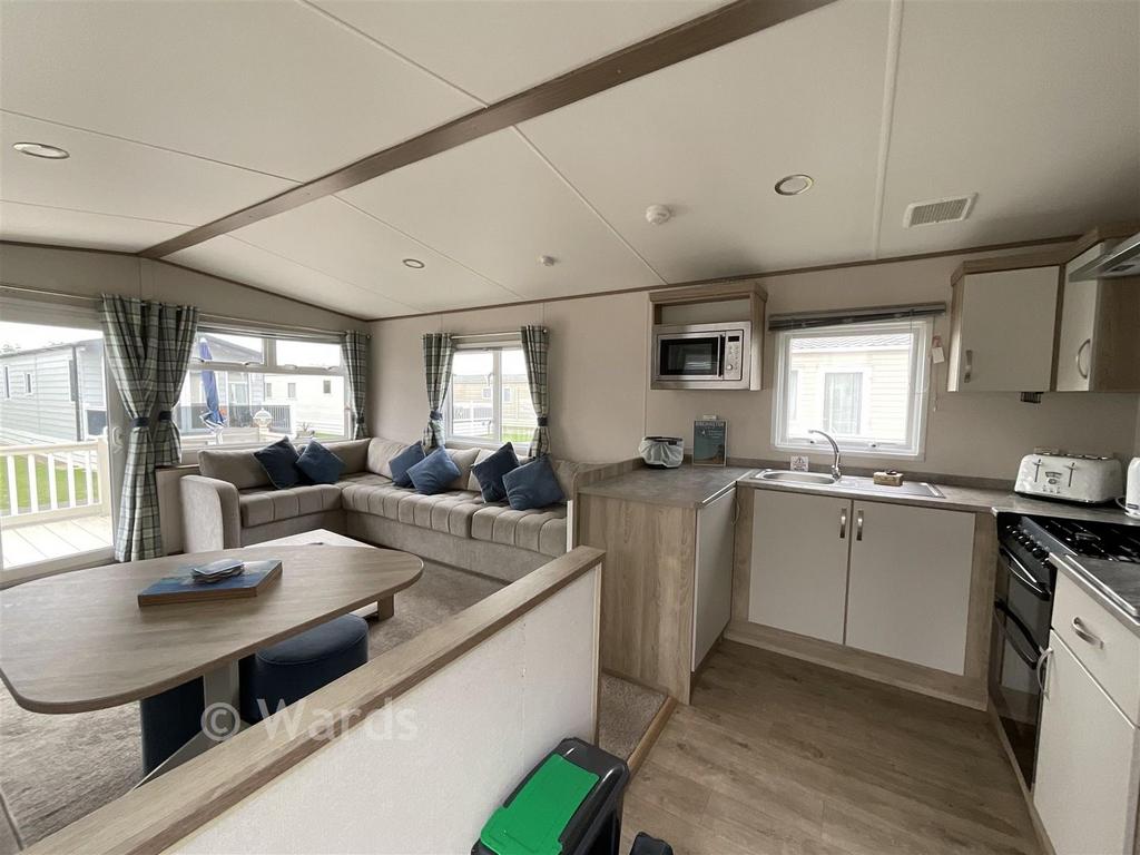 Lounge/Kitchen