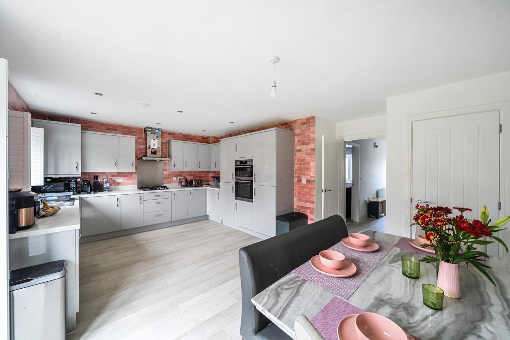 Kitchen / Dining