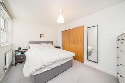 undefined, Avenue Elmers, Surbiton KT6