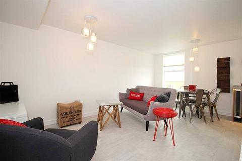 3 bedroom penthouse to rent, Bank Buildings, High Street, Harlseden, London, NW10