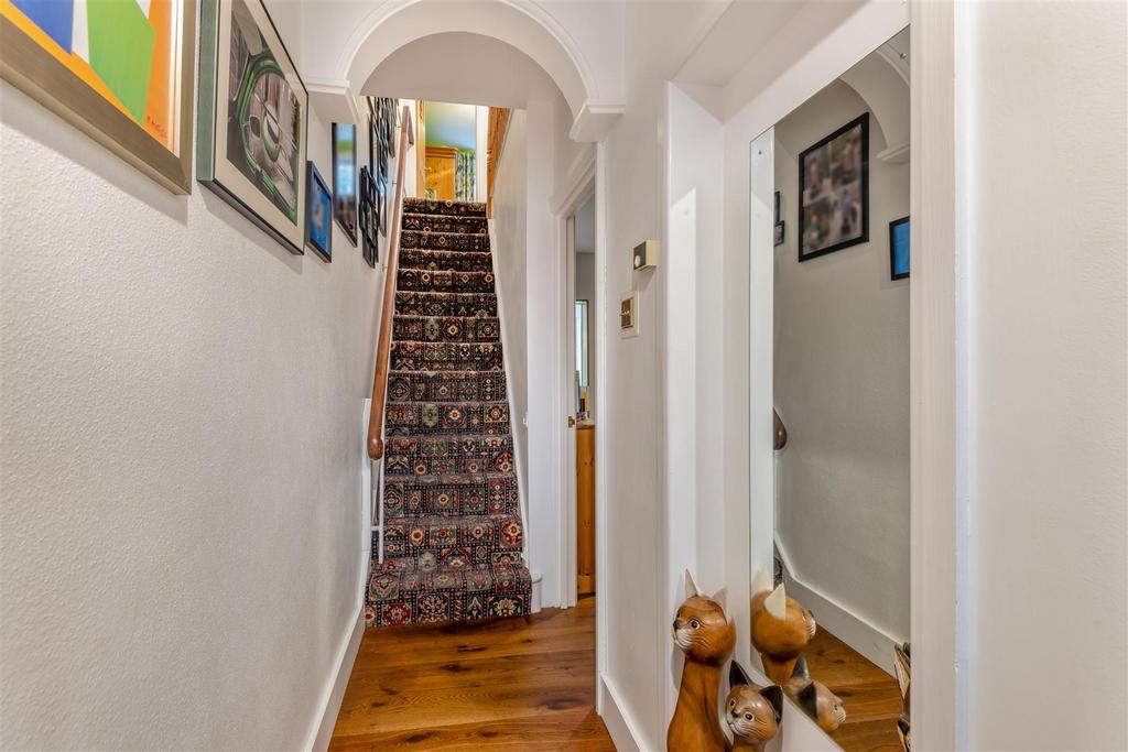 8667135-interior07.jpg