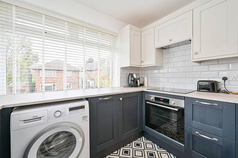 2 bedroom flat to rent, Carlyle Road, Ealing, London, W5