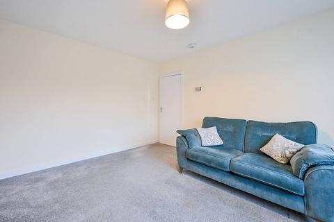 2 bedroom flat to rent, Carlyle Road, Ealing, London, W5