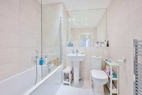 2 bedroom flat for sale, Lakeside Drive, Park Royal, LONDON, NW10