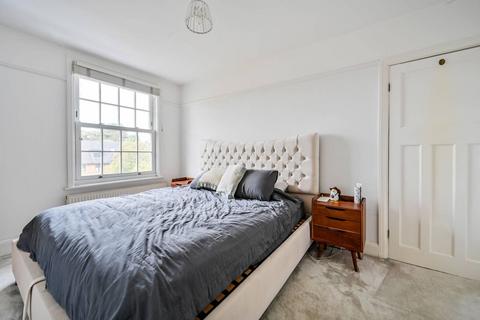 undefined, The Broadway, Thames Ditton, KT7