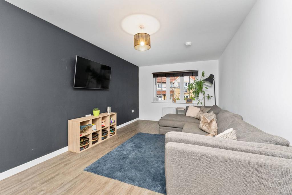MFL2246858 310.jpg