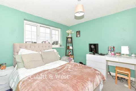 3 bedroom end of terrace house for sale, The Hartings, Felpham, Bognor Regis, West Sussex