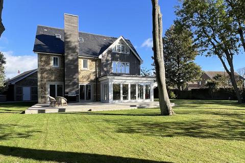 5 bedroom detached house for sale, Elmwood Close, Broadstairs CT10