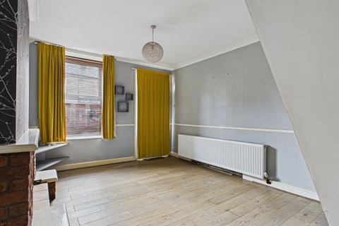 2 bedroom semi-detached house to rent, Albion Road, New Mills, SK22
