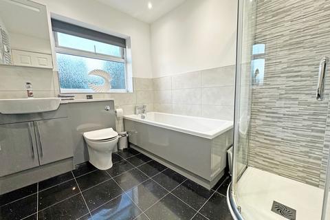 3 bedroom semi-detached house for sale, Douglas Road, Hollywood, B47 5JZ