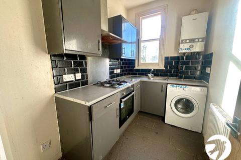 2 bedroom flat for sale, Eltham Road, London, SE12