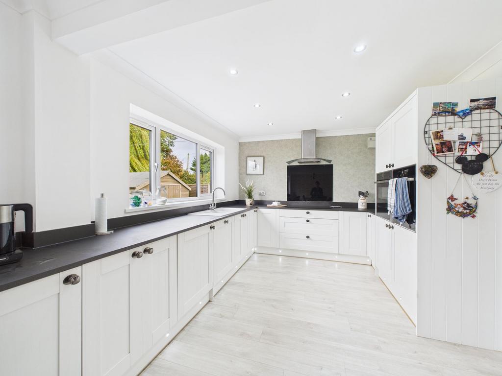 Dining kitchen