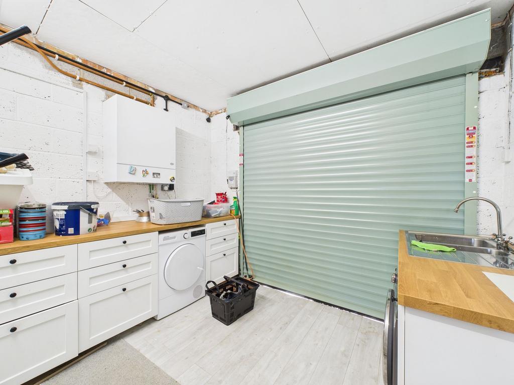 Garage/ store