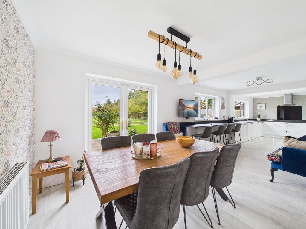 Dining kitchen