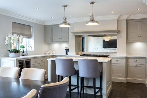 4 bedroom end of terrace house for sale, Chevington Way, Hornchurch, RM12