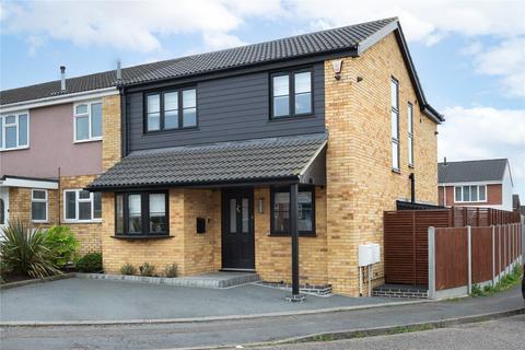4 bedroom end of terrace house for sale, Chevington Way, Hornchurch, RM12