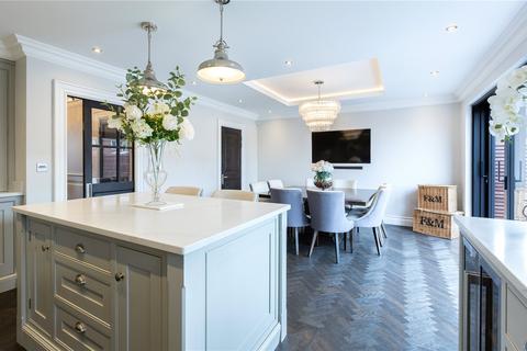 4 bedroom end of terrace house for sale, Chevington Way, Hornchurch, RM12
