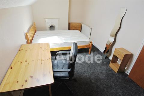 5 bedroom house to rent, Brudenell Mount, Hyde Park, Leeds