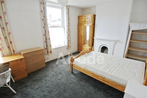 5 bedroom house to rent, Brudenell Mount, Hyde Park, Leeds