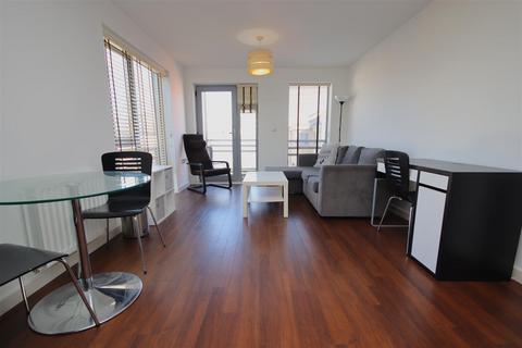 2 bedroom house to rent, Glenalmond Avenue, Cambridge CB2