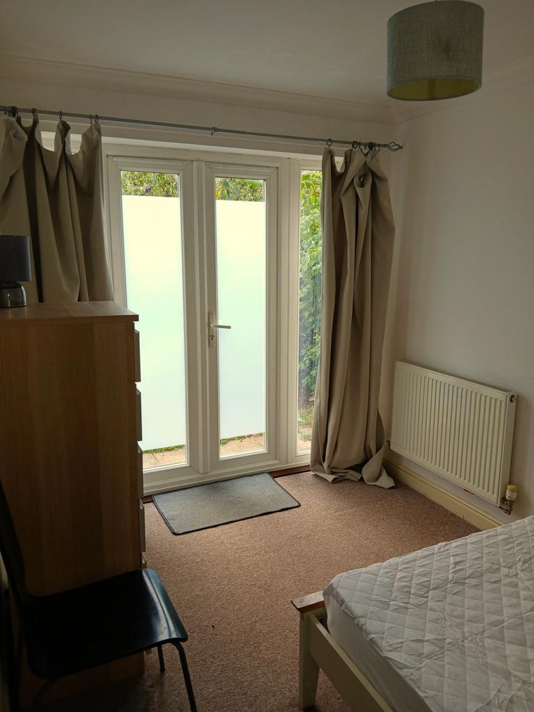 Alicante bedroom 5.jpeg