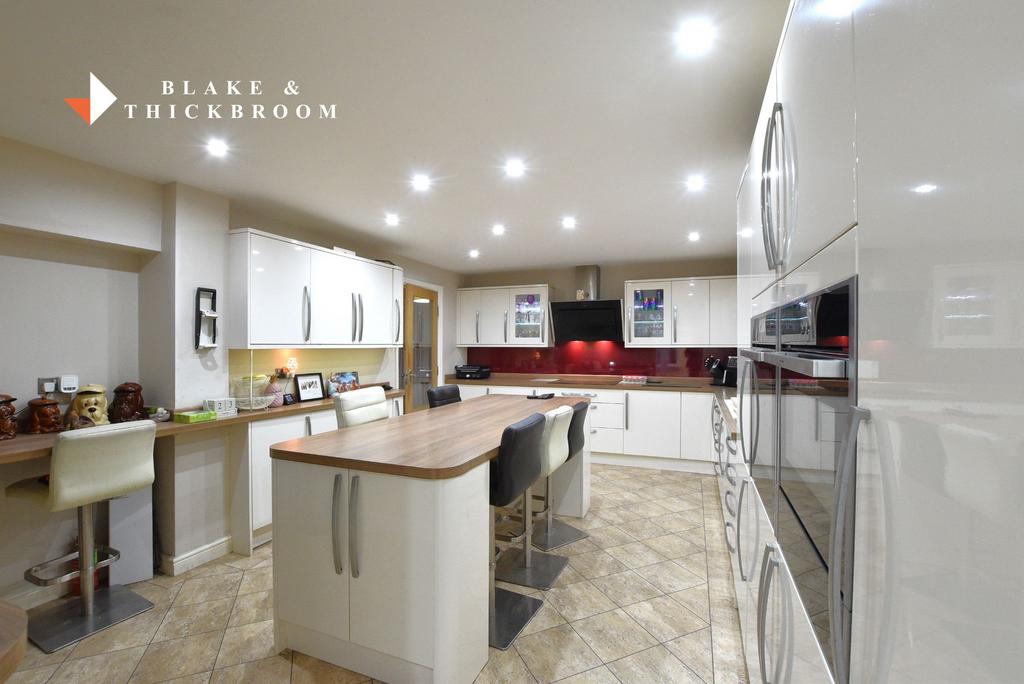 Kitchen breakfast room