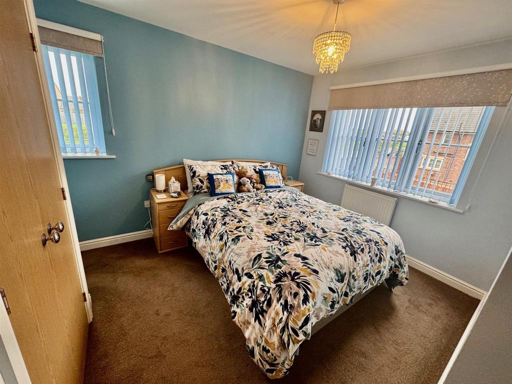 Bedroom 1.jpg