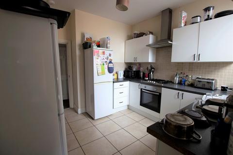 5 bedroom maisonette to rent, Heaton Road, Tyne and Wear NE6