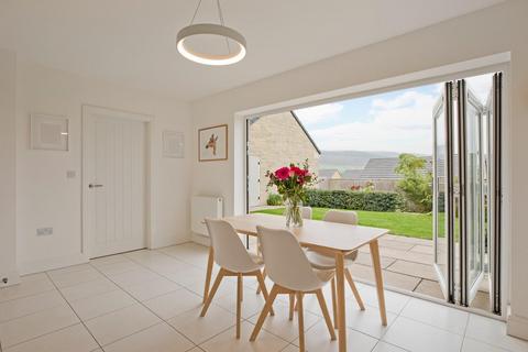 5 bedroom detached house for sale, Whernside Road, Skipton BD23