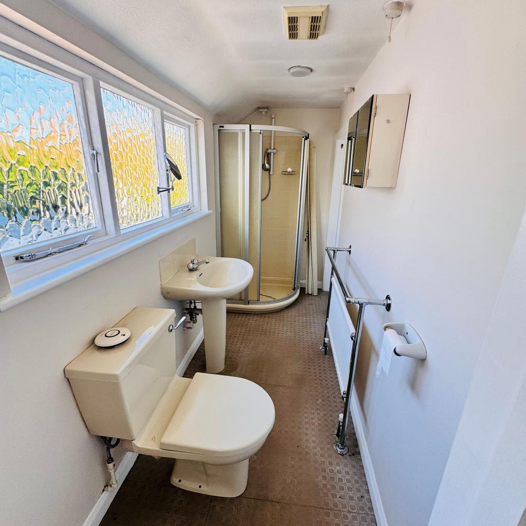 1st floor shower room