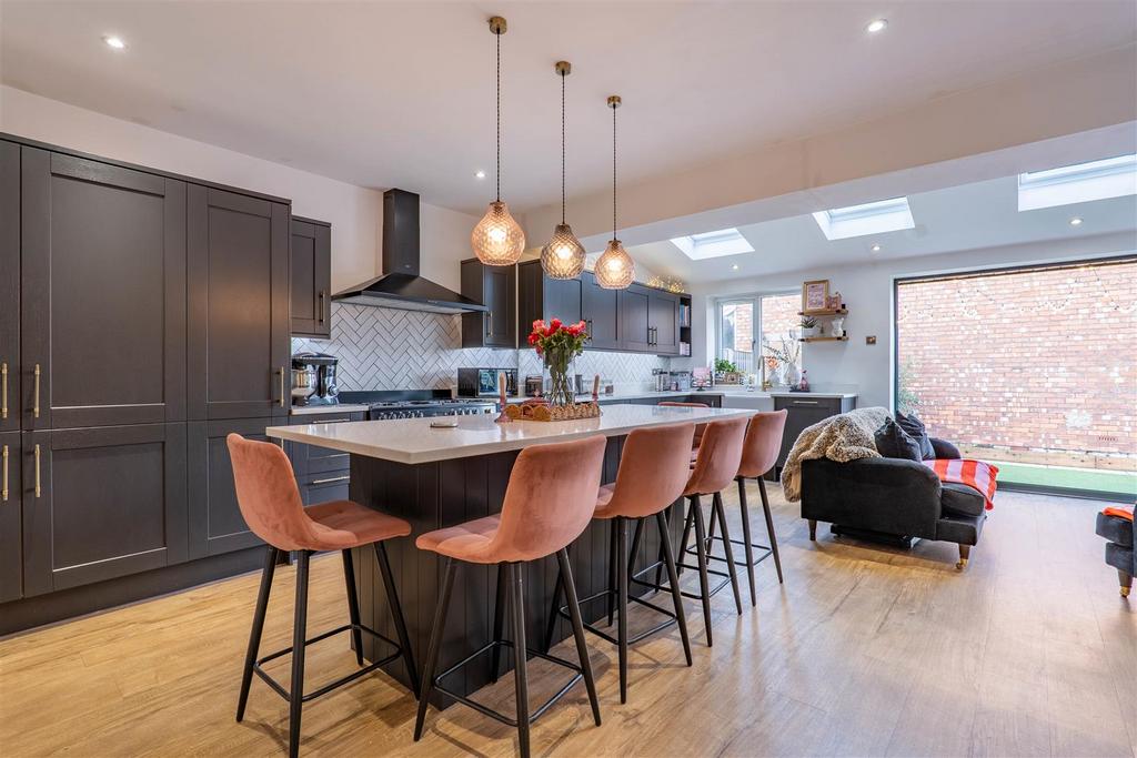 Kitchen/Breakfast Room