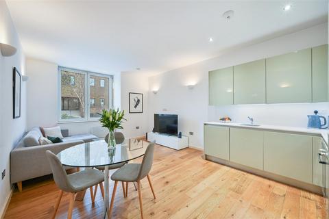 2 bedroom flat for sale, East Street, Epsom