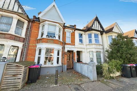 5 bedroom terraced house for sale, Burdett Avenue, Westcliff On Sea