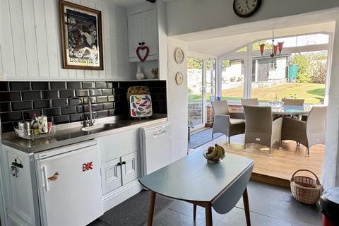 4 bedroom detached house for sale, High Street