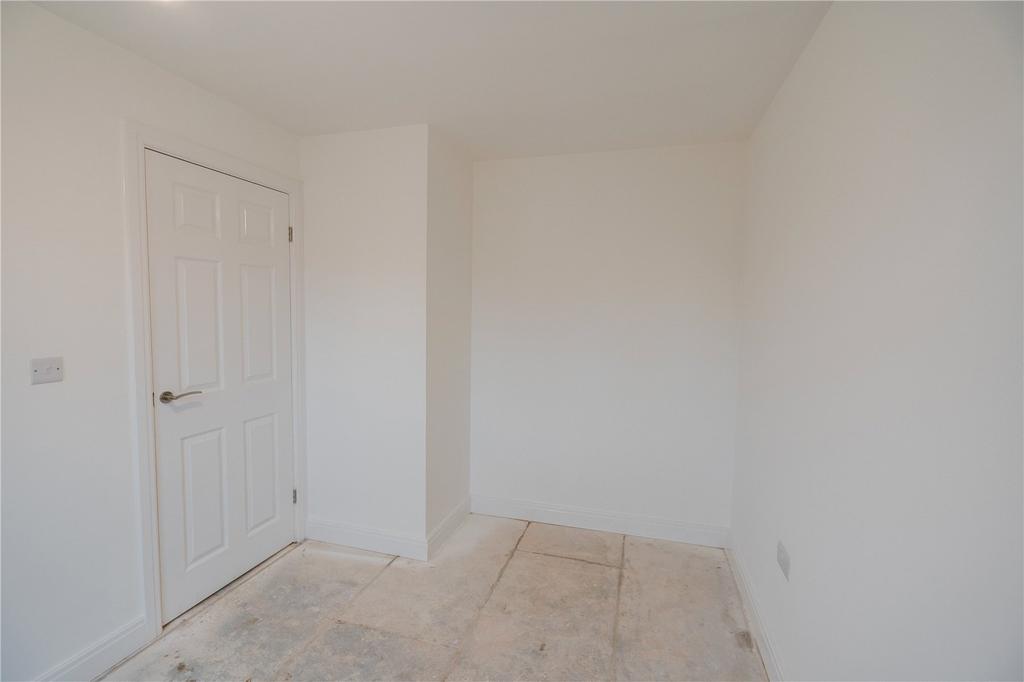 Bedroom 2 (2)