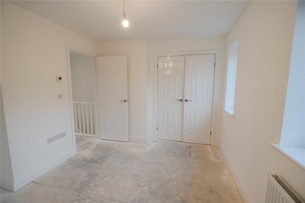 Bedroom 1 (2)