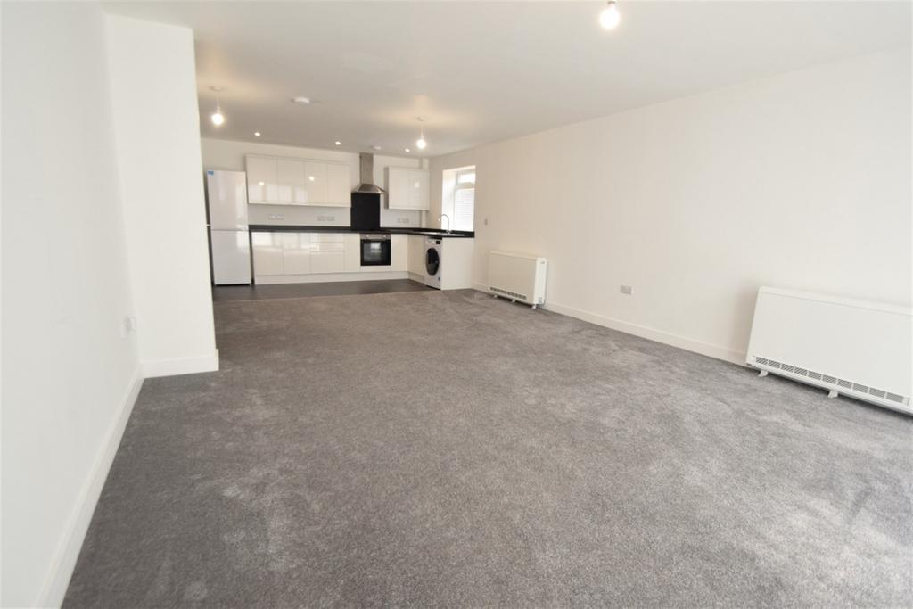 Apartment in Southampton - View 3