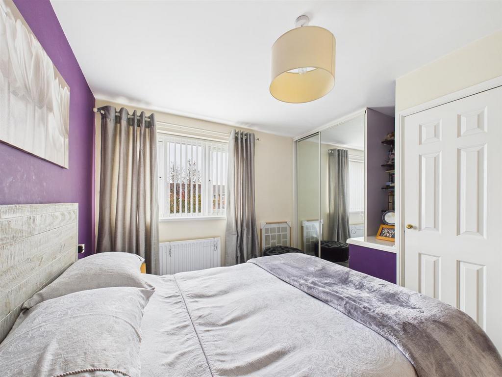 Bed 1.jpg