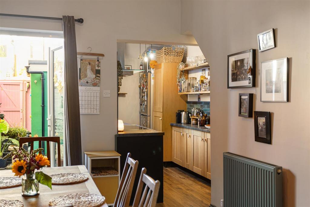 14 Filey Terrace 72.jpg