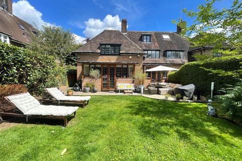 4 bedroom semi-detached house to rent, Raeburn Close, London, NW11