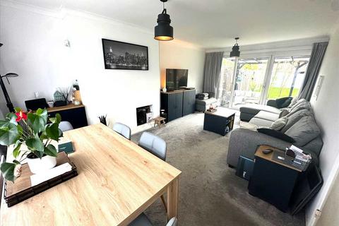 2 bedroom semi-detached house for sale, Portland Crescent, Feltham