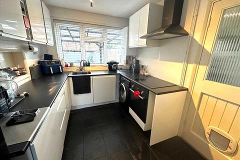 2 bedroom semi-detached house for sale, Portland Crescent, Feltham