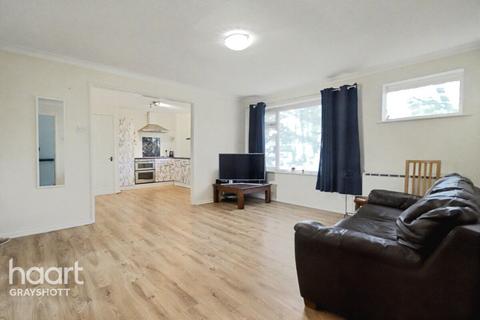 2 bedroom maisonette for sale, Grayshott Road, Bordon