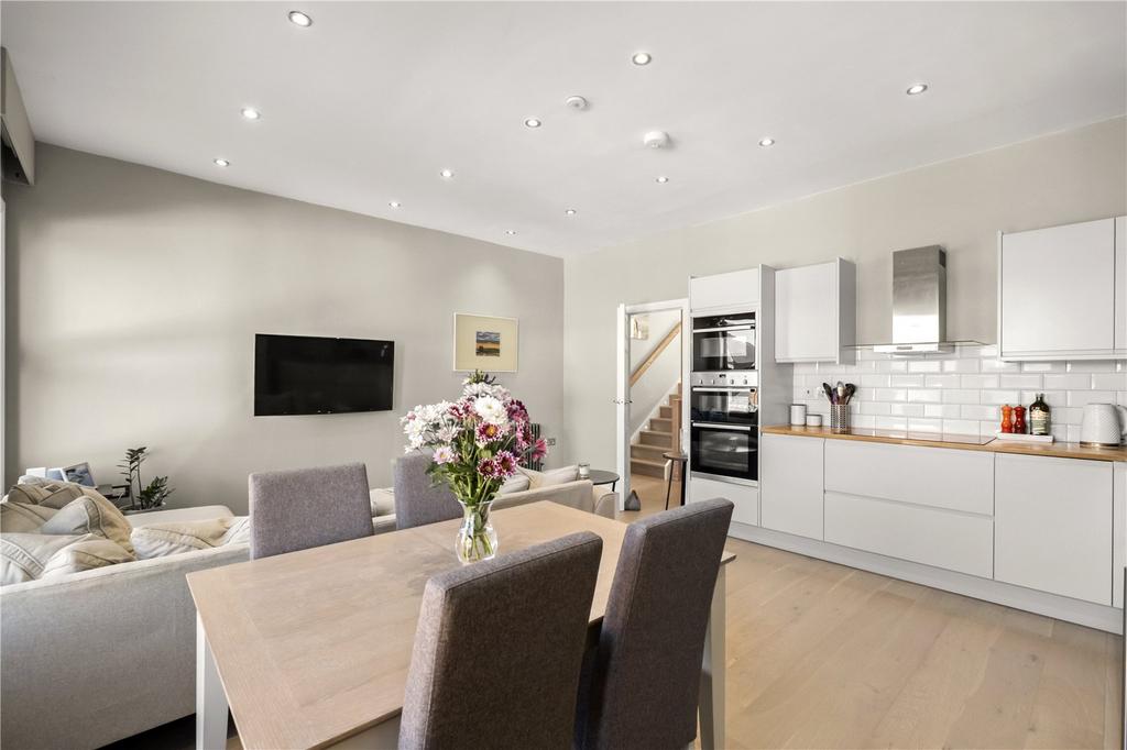 Kitchen / Reception