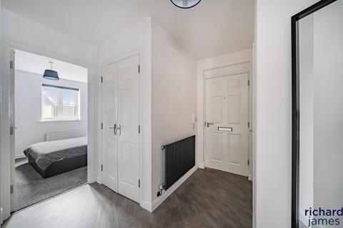 2 bedroom flat for sale, Redhouse, Swindon SN25
