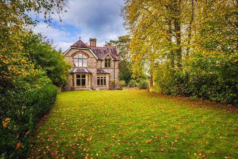5 bedroom detached house for sale, Llandeilo Road, Llandybie SA18