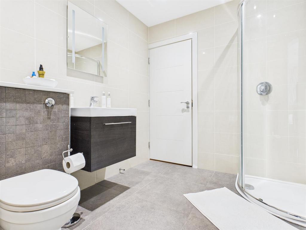 CAM04099 G0-PR0152-STILL006.jpg