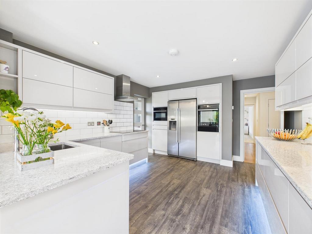 CAM04099 G0-PR0152-STILL014.jpg