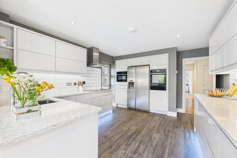 5 bedroom detached house for sale, Modern Contemporary 4/5 bedroom home, 2000 Sq/ft