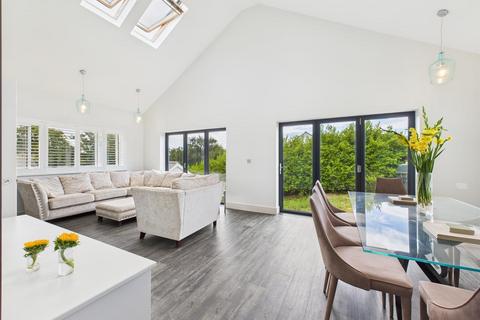 undefined, Modern Contemporary 4/5 bedroom home, 2000 Sq/ft